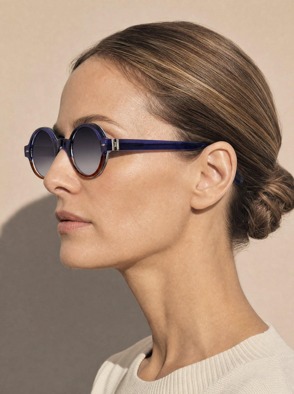 PENNY Frame 07 in MIDNIGHT, profile showing the indigo temple against the two-tone front