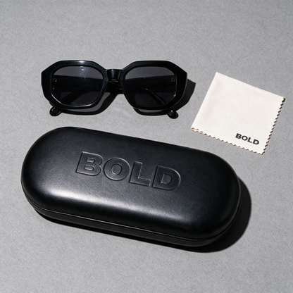 BEVEL VINYL - flat lay with BOLD hard case and cleaning cloth