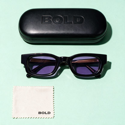 BLUNT Frame 13 in MULBERRY with BOLD hard case and cleaning cloth