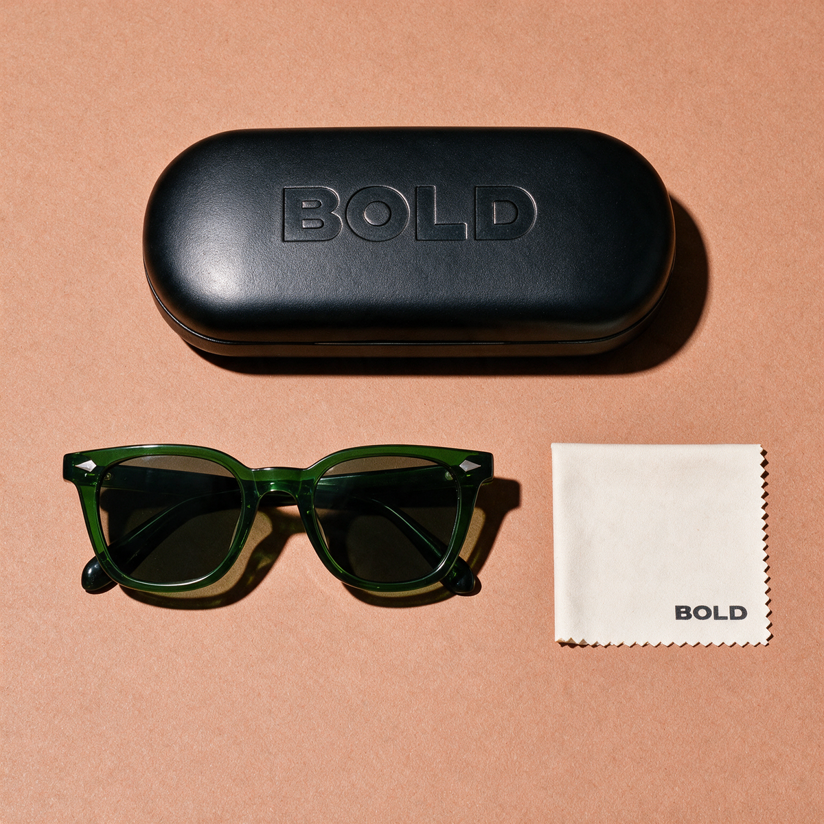 VISUAL Frame 11 in GREEN with BOLD hard case and cleaning cloth