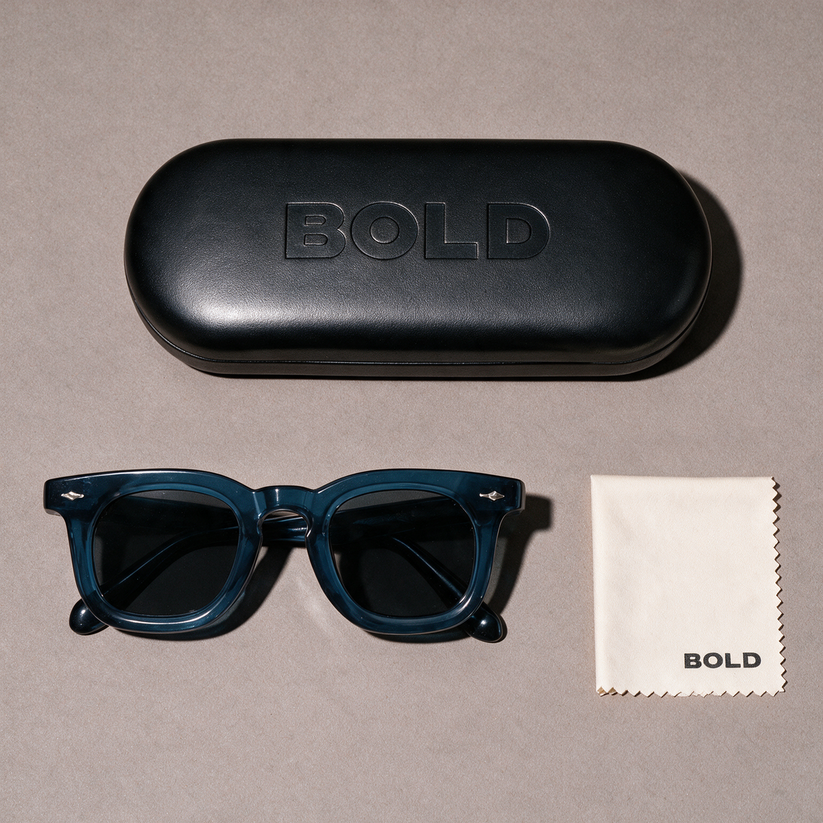 MASON Frame 10 in INK BLUE with BOLD hard case and cleaning cloth
