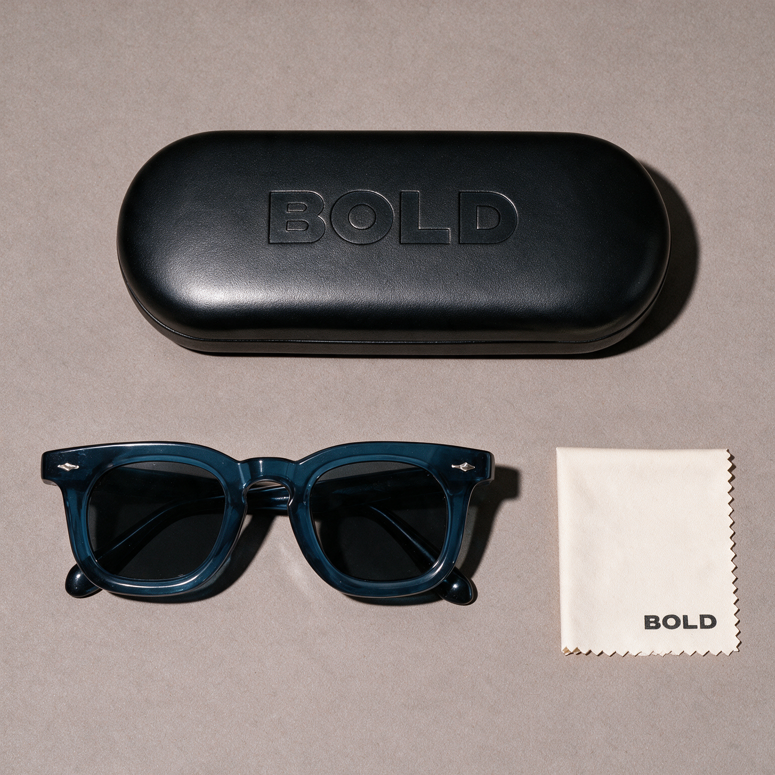 MASON Frame 10 in INK BLUE with BOLD hard case and cleaning cloth