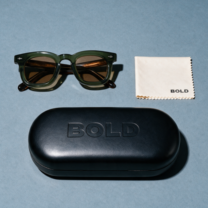 MASON Frame 10 in OLIVE with BOLD hard case and cleaning cloth